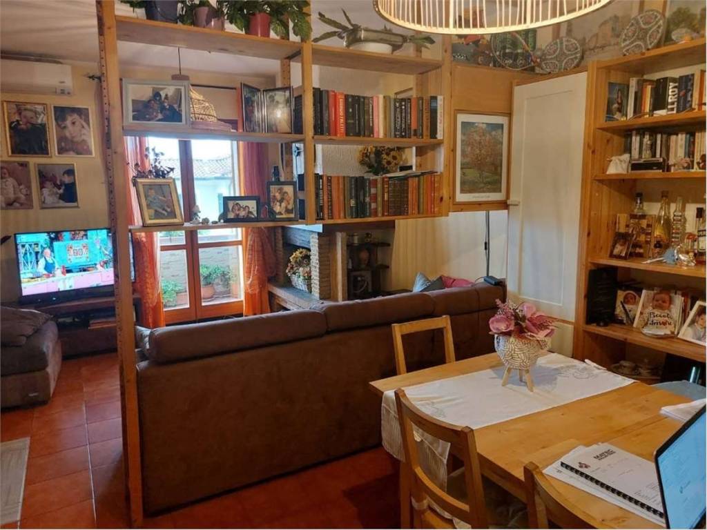 appartamento in vendita a Fosdinovo in zona Caniparola