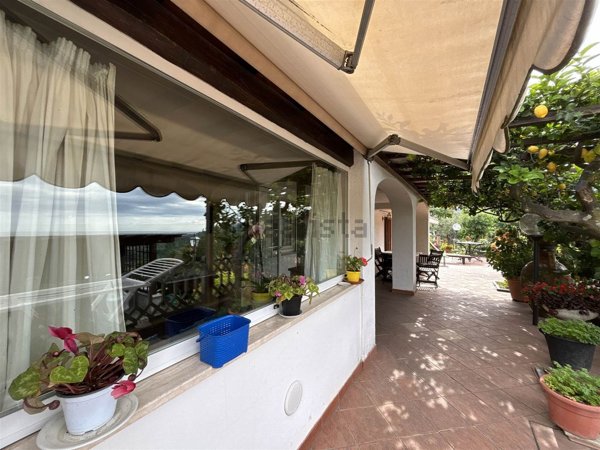 casa indipendente in vendita a Fosdinovo in zona Caprognano