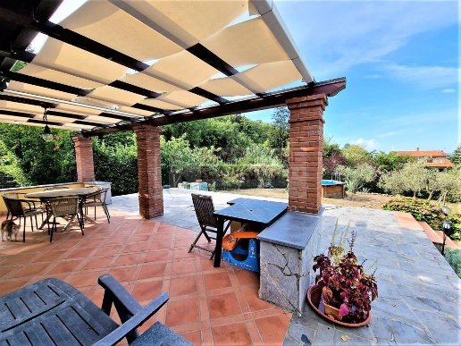 casa indipendente in vendita a Fosdinovo in zona Giucano