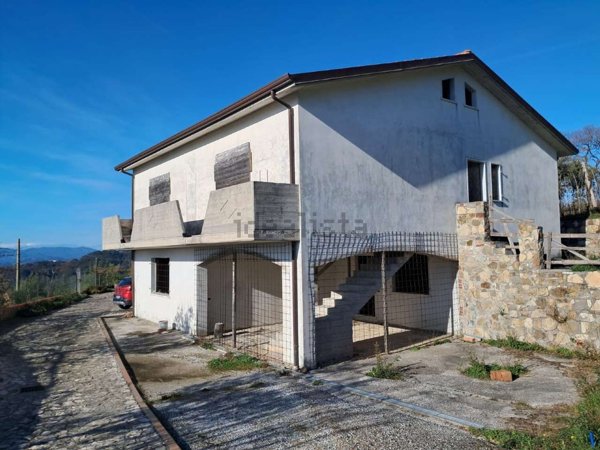 casa indipendente in vendita a Fosdinovo