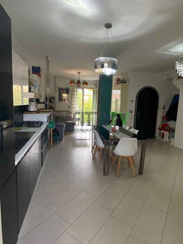 appartamento in vendita a Fosdinovo in zona Caniparola