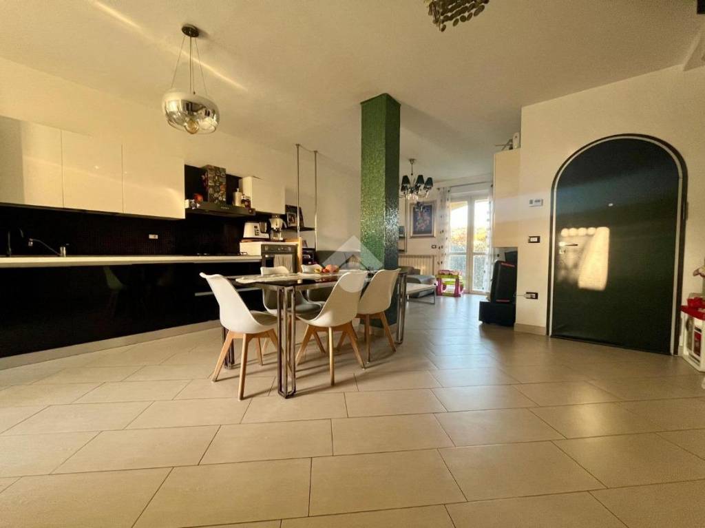 appartamento in vendita a Fosdinovo in zona Caniparola