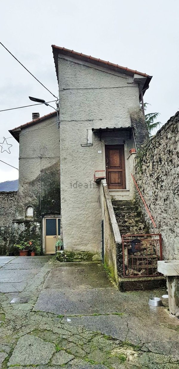 casa semindipendente in vendita a Fosdinovo in zona Marciaso