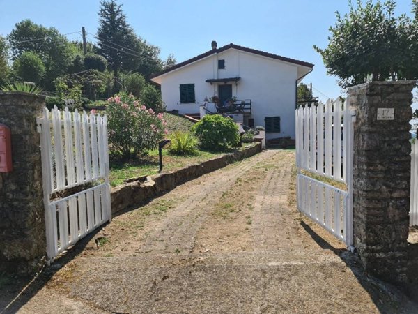 casa indipendente in vendita a Fosdinovo