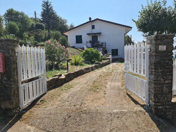 casa indipendente in vendita a Fosdinovo
