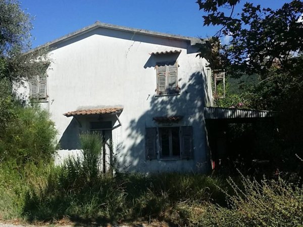 casa indipendente in vendita a Fosdinovo