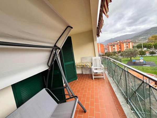 appartamento in vendita a Fosdinovo in zona Caniparola