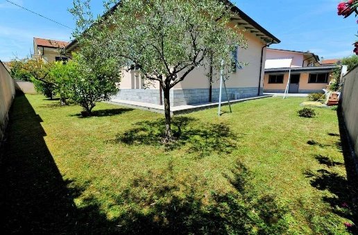 casa indipendente in vendita a Fosdinovo in zona Caniparola