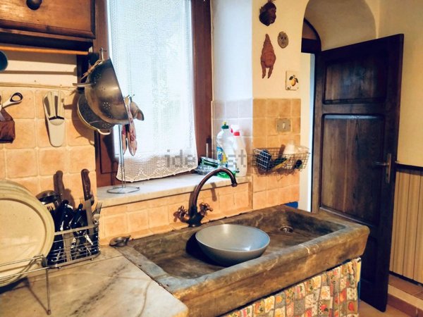 casa indipendente in vendita a Fosdinovo in zona Giucano