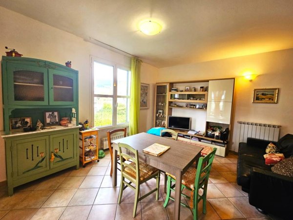 appartamento in vendita a Fosdinovo in zona Caniparola