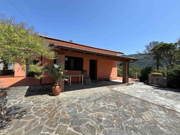 casa indipendente in vendita a Fosdinovo