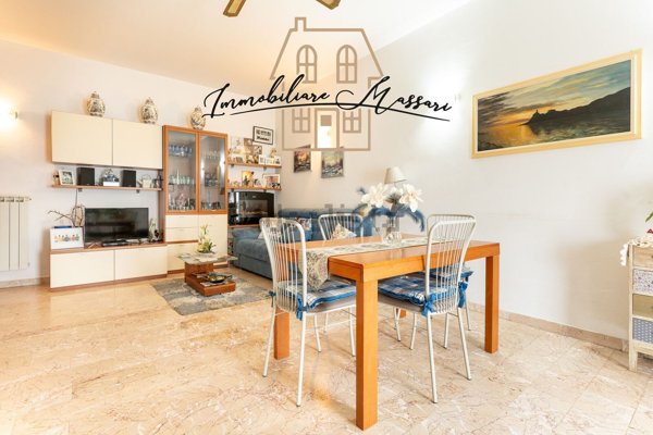 appartamento in vendita a Fosdinovo in zona Caniparola