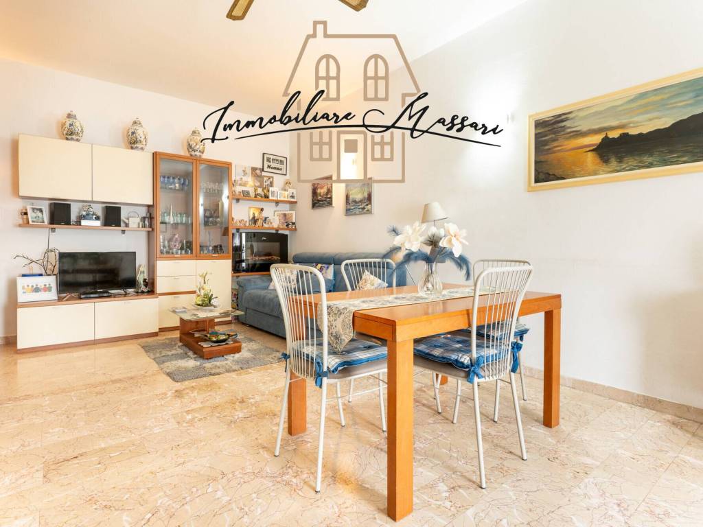 appartamento in vendita a Fosdinovo in zona Caniparola