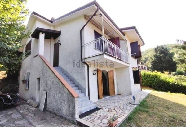 casa indipendente in vendita a Fosdinovo in zona Caprognano