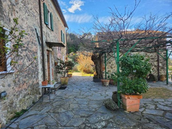 casa indipendente in vendita a Fosdinovo