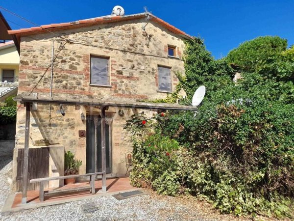 casa indipendente in vendita a Fosdinovo in zona Carignano