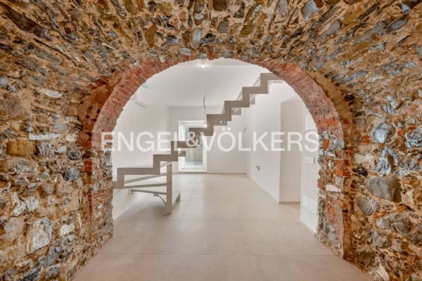 appartamento in vendita a Fosdinovo in zona Caniparola