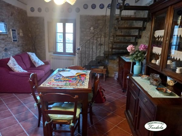 appartamento in vendita a Fosdinovo in zona Giucano