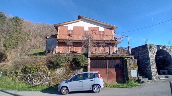 casa semindipendente in vendita a Fosdinovo