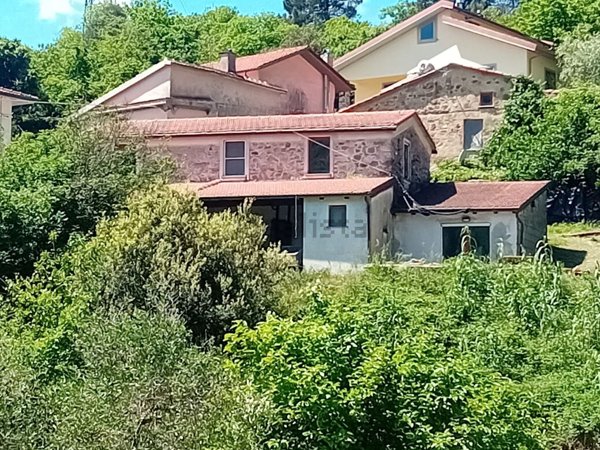 casa indipendente in vendita a Fosdinovo