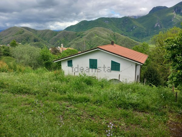 casa indipendente in vendita a Fosdinovo