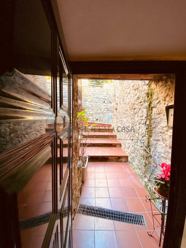 appartamento in vendita a Fosdinovo in zona Giucano