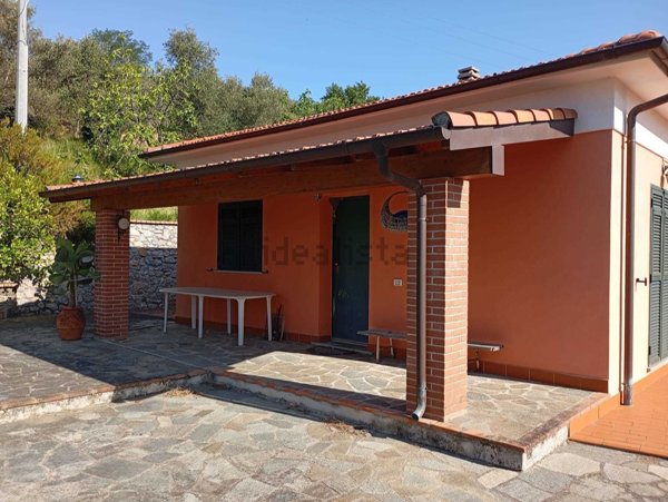 casa indipendente in vendita a Fosdinovo