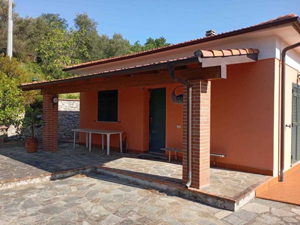 casa indipendente in vendita a Fosdinovo
