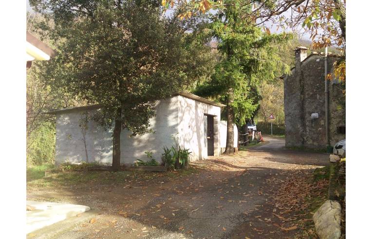 casa indipendente in vendita a Fosdinovo in zona Caprognano