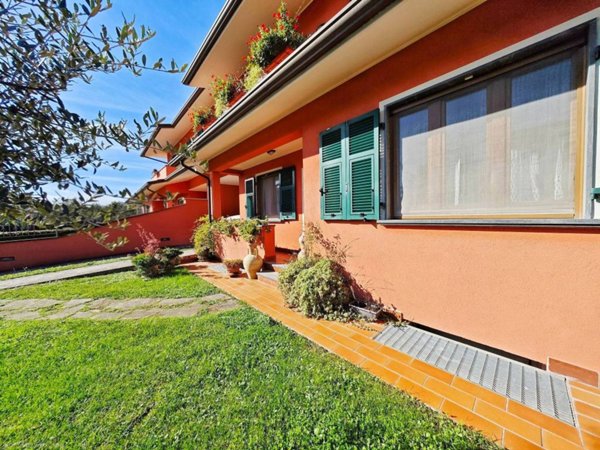 casa indipendente in vendita a Fosdinovo in zona Caniparola