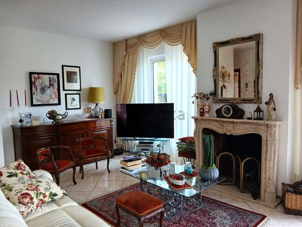 appartamento in vendita a Fosdinovo in zona Caniparola