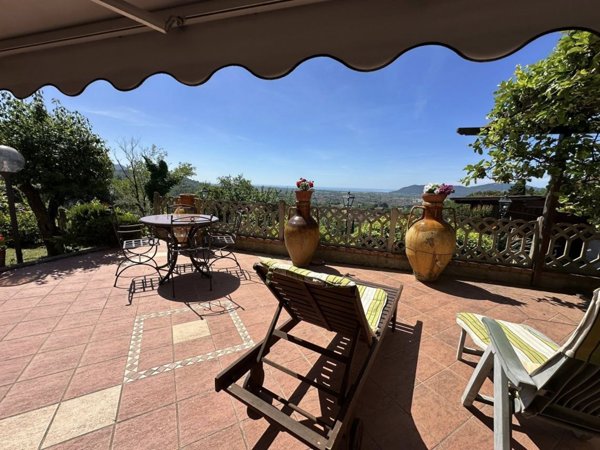 casa indipendente in vendita a Fosdinovo in zona Caniparola