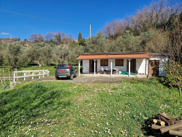 appartamento in vendita a Fosdinovo in zona Caniparola