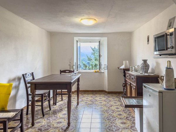 casa indipendente in vendita a Fosdinovo in zona Tendola