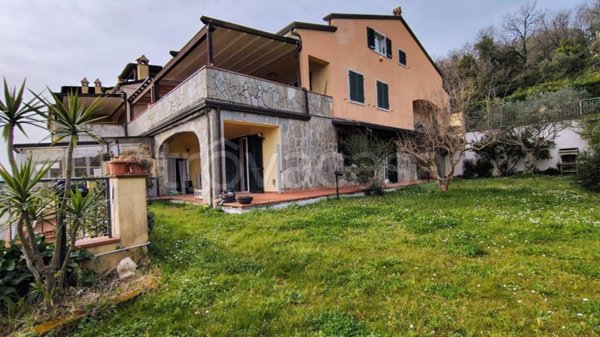 appartamento in vendita a Fosdinovo in zona Caniparola