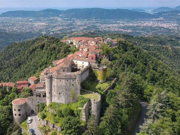 casa indipendente in vendita a Fosdinovo