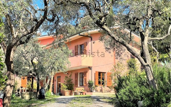 casa indipendente in vendita a Fosdinovo