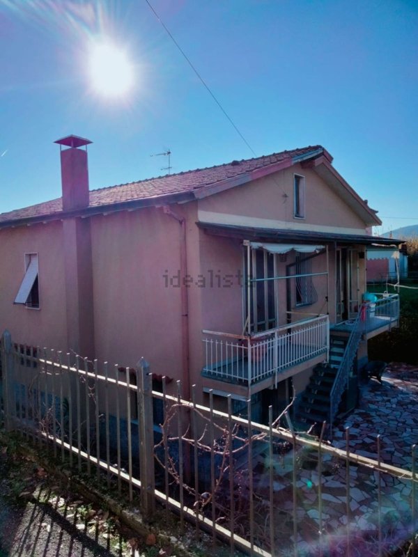 casa indipendente in vendita a Fosdinovo in zona Caniparola