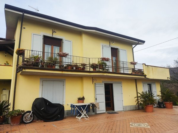casa indipendente in vendita a Fosdinovo in zona Caniparola