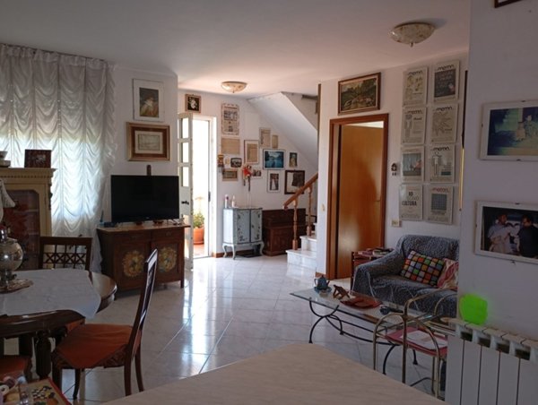 appartamento in vendita a Fosdinovo in zona Caniparola