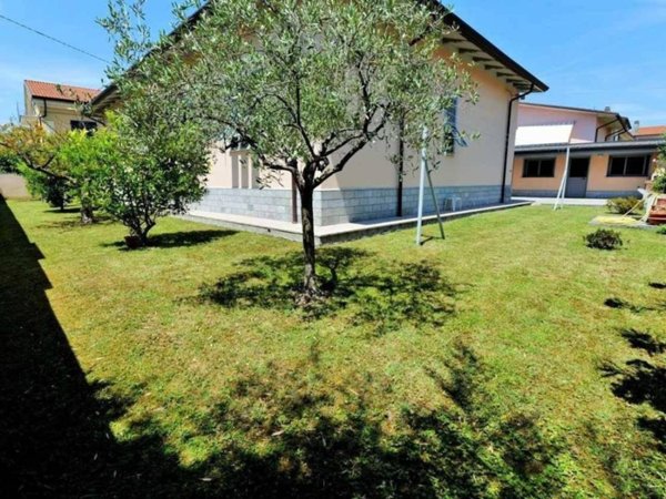 casa indipendente in vendita a Fosdinovo in zona Caniparola