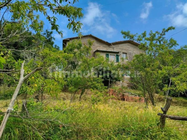 casa indipendente in vendita a Fosdinovo