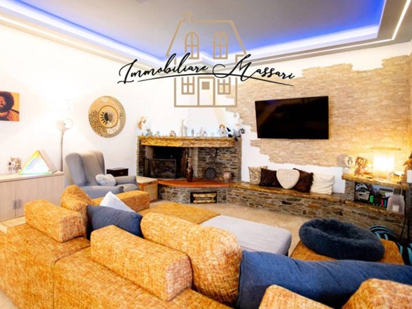 appartamento in vendita a Fosdinovo in zona Caniparola