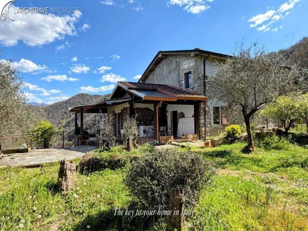 casa indipendente in vendita a Fosdinovo