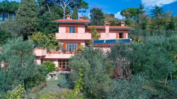 casa indipendente in vendita a Fosdinovo