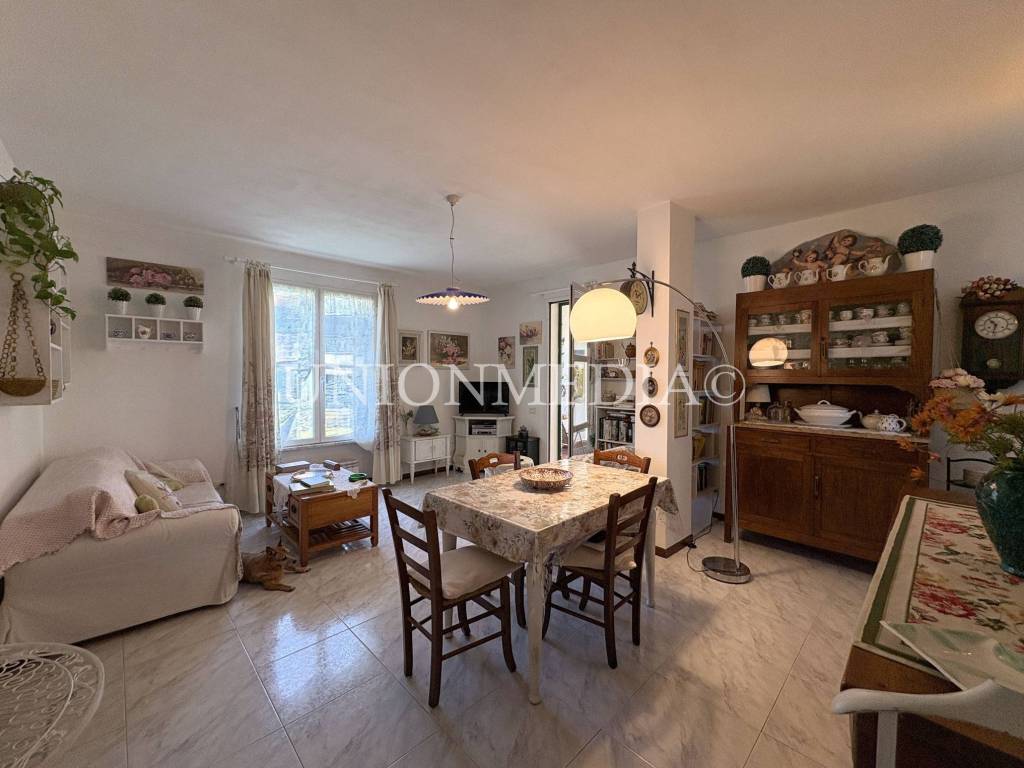 appartamento in vendita a Fosdinovo in zona Caniparola