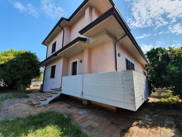 casa indipendente in vendita a Fosdinovo