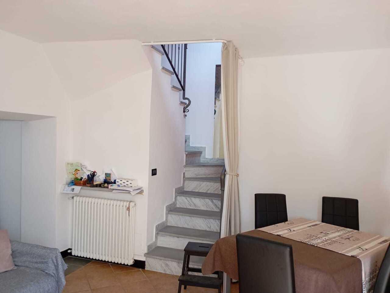 appartamento in vendita a Fosdinovo in zona Giucano