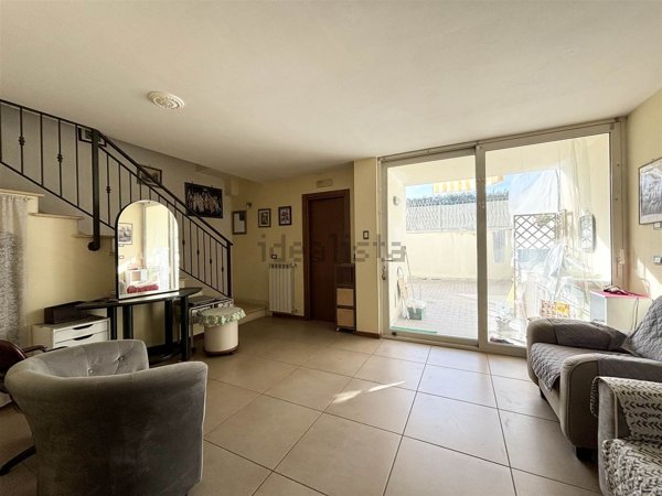 appartamento in vendita a Fosdinovo in zona Caniparola