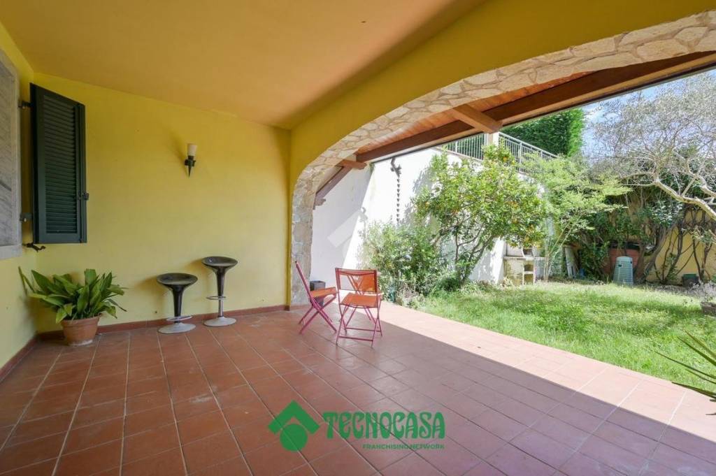 casa indipendente in vendita a Fosdinovo in zona Caniparola